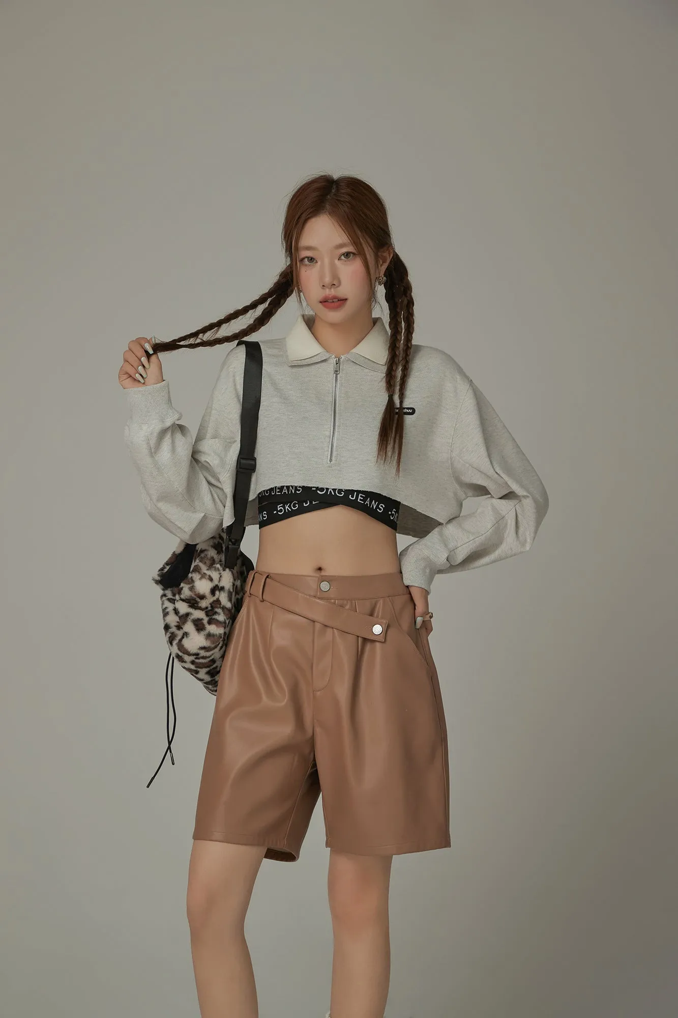 Color Matching Collar Crop Sweatshirt